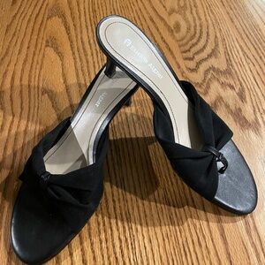 Etienne Aigner slip on pumps 8M